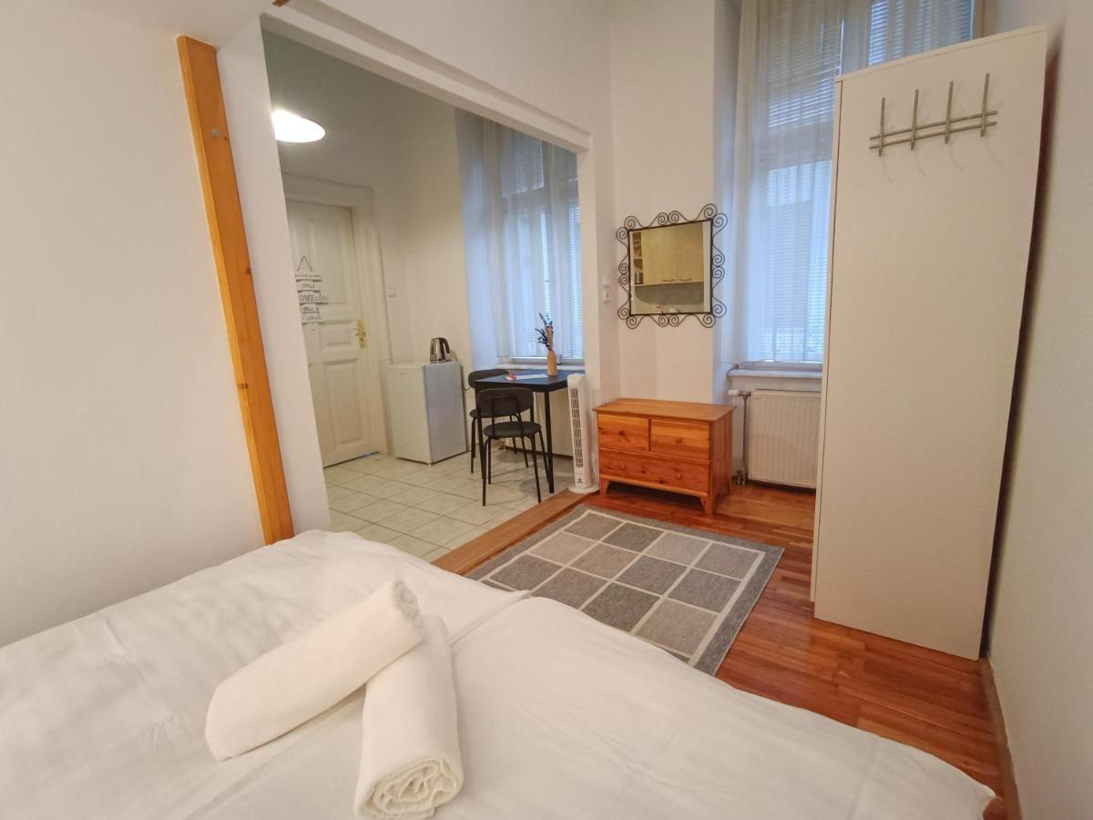 R172 Elitehost Raday Studio Apartment *